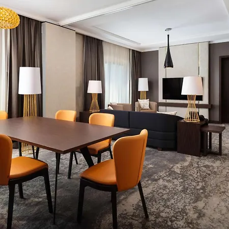 호텔 Doubletree By Hilton 4*