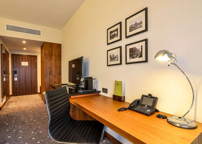 Готель Doubletree By Hilton 4*