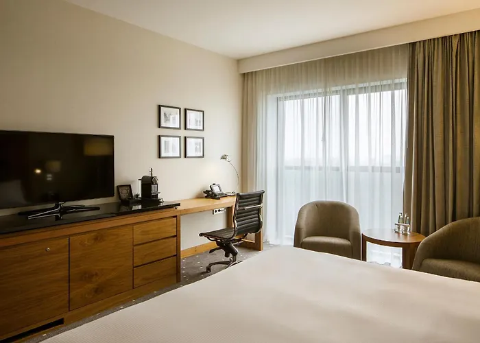 Готель Doubletree By Hilton