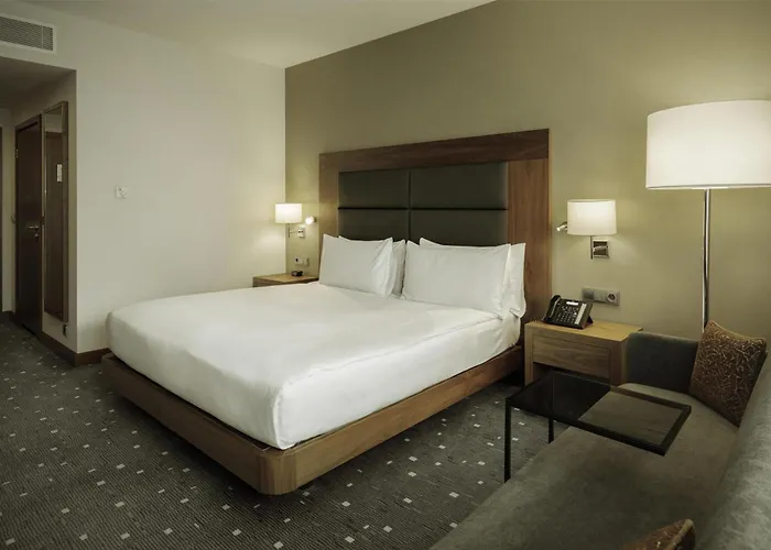 Doubletree By Hilton Готель Лодзь